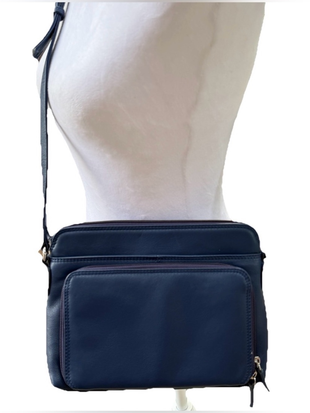 ili New York Leather Crossbody Bag RFID Blocking Organizer Blue 10x7” Pockets